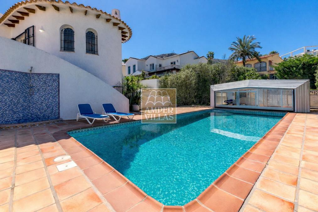 A villa divided into two separate homes in El Albir.
